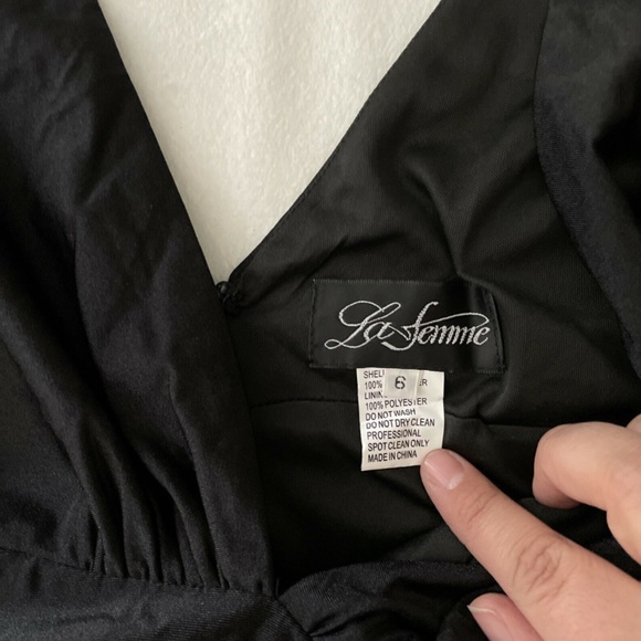 NEW‎ La Femme [sz 6 ] Sleeveless Plunge Neck Gown in Black - Picture 9 of 12